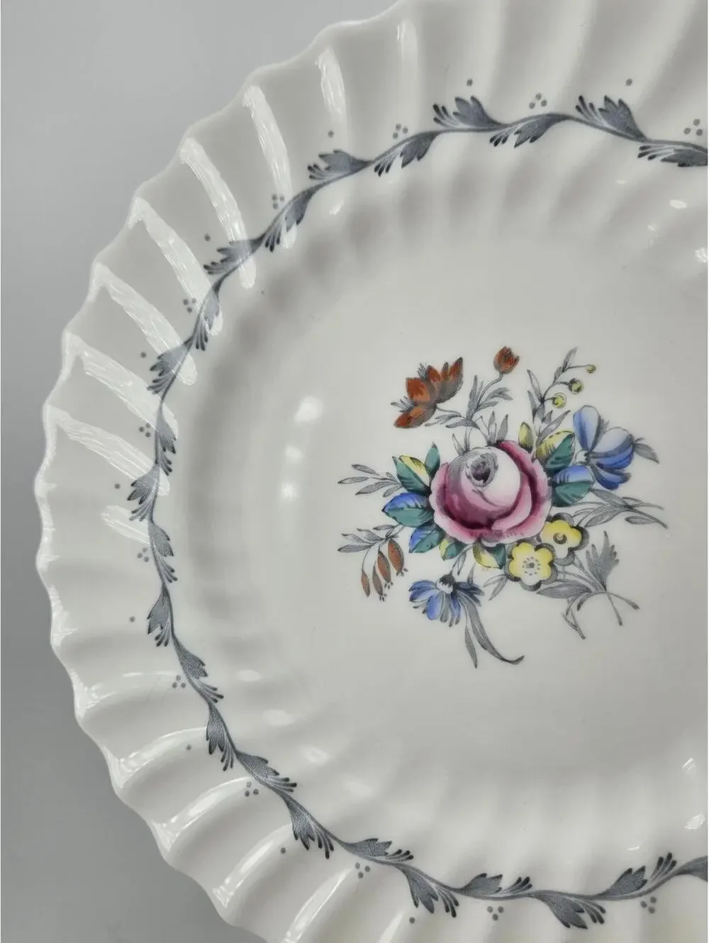 Royal Doulton The Chelsea Rose H4801 Bone China 8